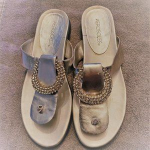 Silver Metallic Thong Sandals w Rhinestones Size 7